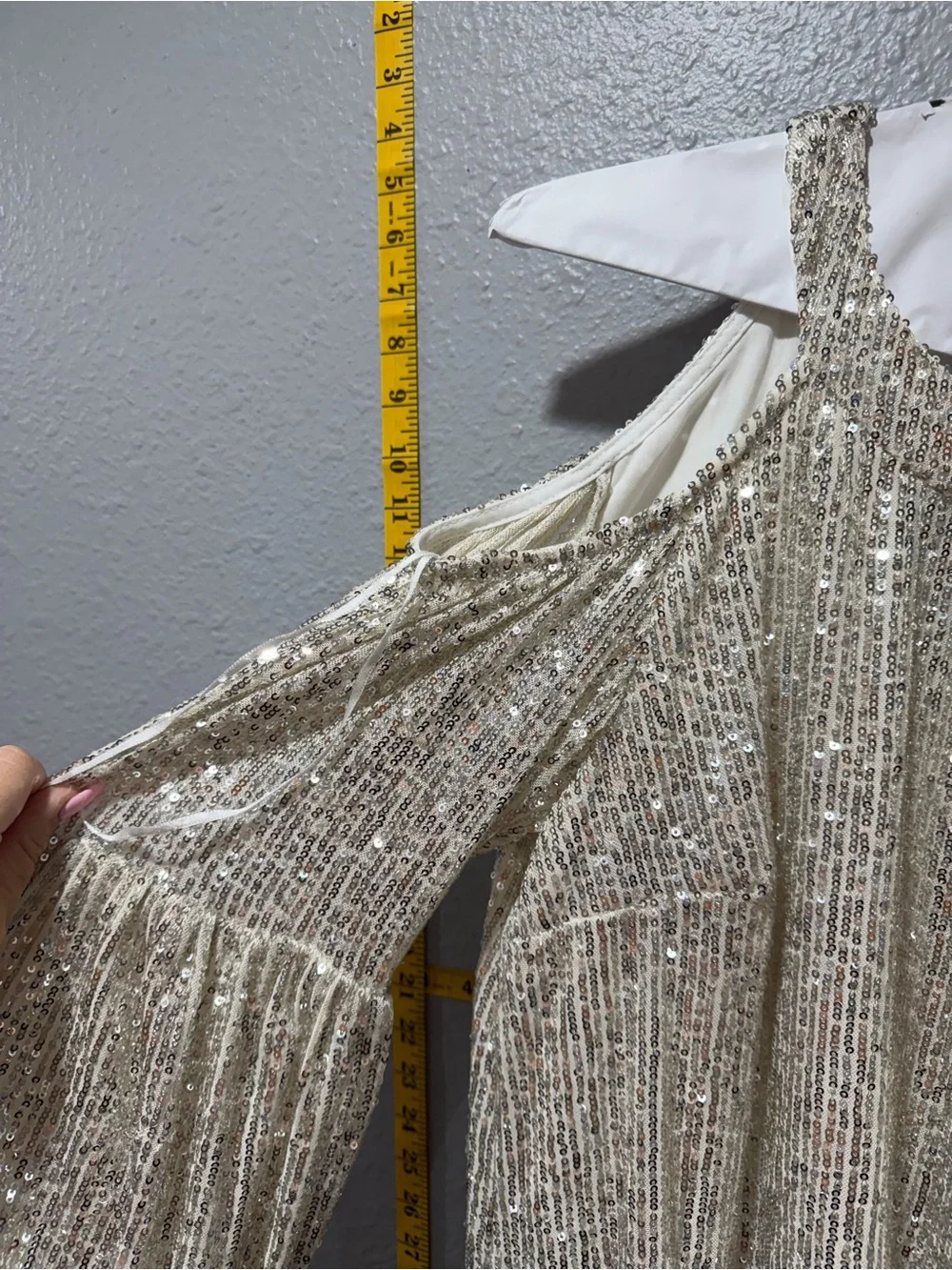 NWT CeCe Champagne Sequin Cold Shoulder Holiday Blouse Size Medium - Picture 3 of 7